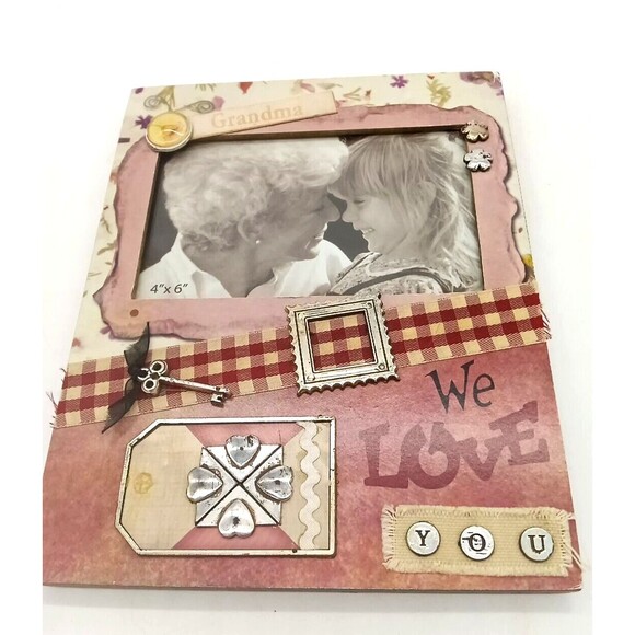 Vintage Style We Love Grandma Photo Frame - Picture 8 of 8
